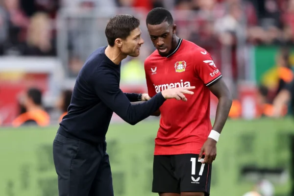 Huấn luyện viên Xabi Alonso