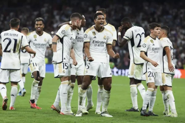 Real Madrid toàn thắng vòng bảng